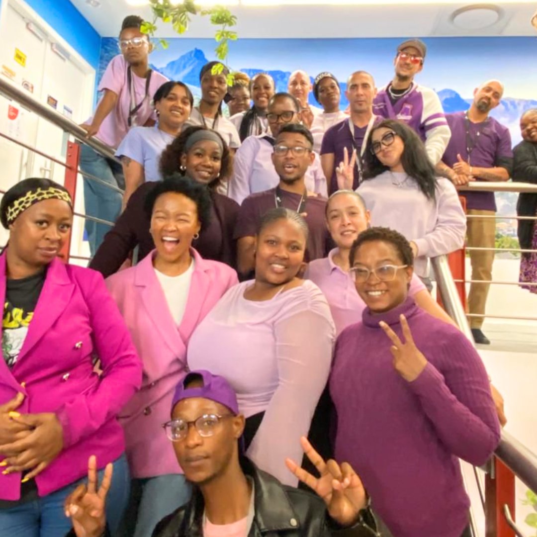 Connect_IGT's tweet image. Our #CapeTown team brings unmatched energy and vibrancy to every celebration! Their Culture Week enthusiasm is truly next level—proudly embracing our workplace culture, showcasing diversity, and making each moment memorable. 

#CultureWeek #CultureAtIGT #SouthAfrica #IGTSolutions