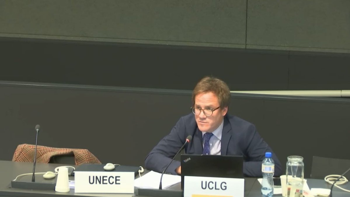 UCLG co-organized the #ForumofMayors <a href="/UNECE/">UNECE</a>. #VLR &amp; #VSR as political instruments 📊 aligning local policies with #SDGs. Outcomes: stronger multilevel governance + call for formal LRG status. 🏘️ Inputs to the Ministerial on Housing.🤝 Bilateral w/ UN SR on #IDPs Ms <a href="/PaulaGaviriaB/">Paula Gaviria</a>