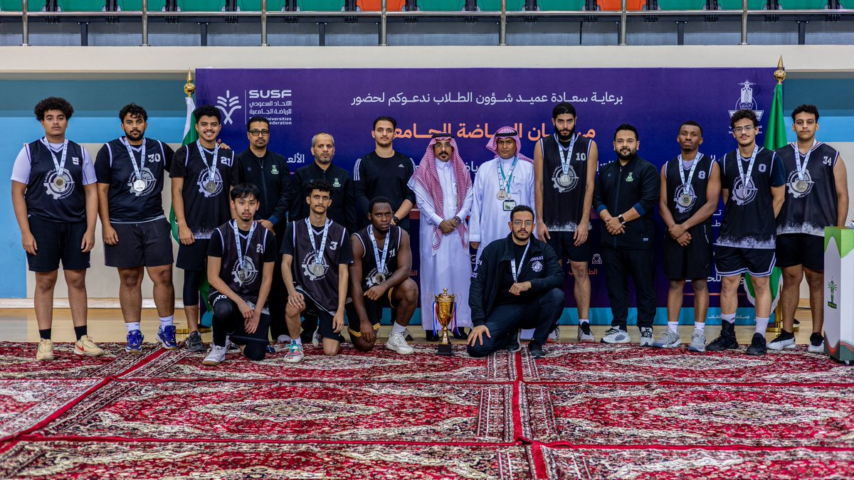 SC_FOE_KAU's tweet image. 🏆🏀| حققت كلية الهندسة المركز الثاني في بطولة الجامعة لكرة السلة بين الكليات بعد مباراة قوية في نهائي البطولة قدم فيها طلابنا أداءً ملحميا مشرفا لم يكتب له التوفيق
شكرا لابطال الهندسة وانجاز رياضي اخر يسجل للكلية وامتداد لانجازات فريق كرة السلة المستمرة لاربعة اعوام متواصلة👏🏻