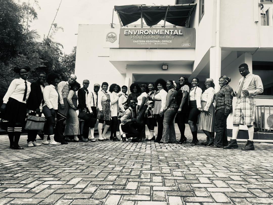 epa_koforidua's tweet image. EPA Eastern Regional Staff showing up in our fun and creative old-school outfits to mark Day 4 of the Client Service Week! 
A perfect blend of nostalgia, teamwork, and style! 💚
#EPAEasternRegion
#ClientServiceWeek
#OldSchoolVibes
