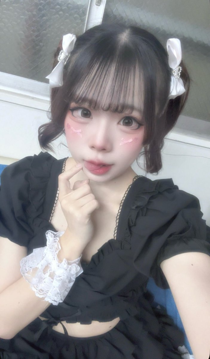 アイタイムセンありがとうございました🤍
新カバー曲 どうだったー??
盛り上げてくれて嬉しかったよう❕🎀
次は11日神戸＆日本橋激痩せfestivalだよ！まってゆ(*´˘`*)♡

舌ぺろー👅