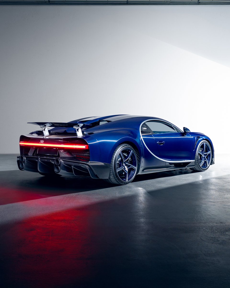 rmsothebys's tweet photo. 1,578 hp. 440 km/h. 80 built.
This 2023 Bugatti Chiron Super Sport is finished in Blue & Grey Carbon with just 516 km from new — a longtail hypercar designed to conquer the air at over 300 mph. Register to bid at https://t.co/rAM0y8Z4Kv #RMZurich
#RMSothebys #TailoredForSpeed #Bugatti #Chiron