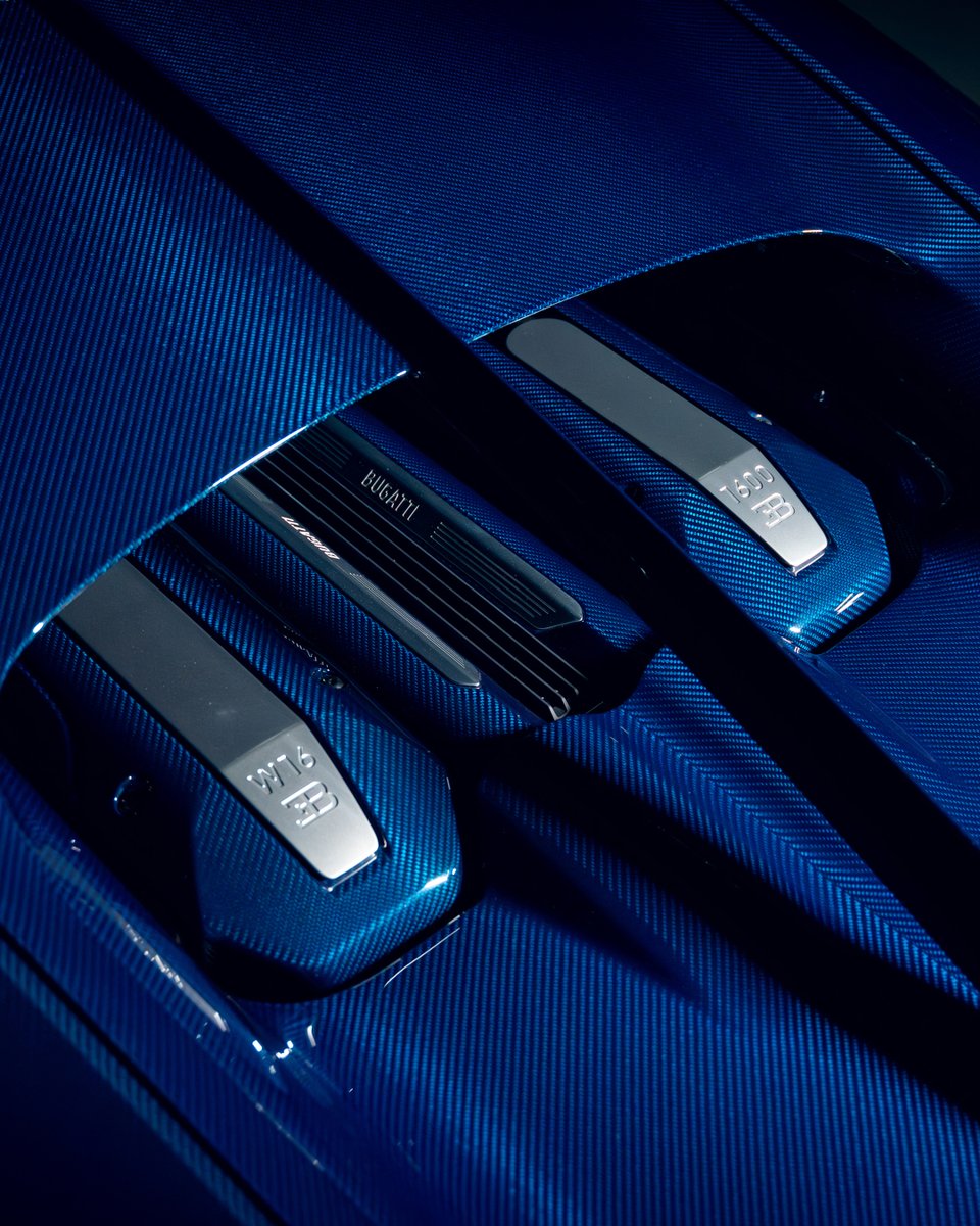rmsothebys's tweet photo. 1,578 hp. 440 km/h. 80 built.
This 2023 Bugatti Chiron Super Sport is finished in Blue & Grey Carbon with just 516 km from new — a longtail hypercar designed to conquer the air at over 300 mph. Register to bid at https://t.co/rAM0y8Z4Kv #RMZurich
#RMSothebys #TailoredForSpeed #Bugatti #Chiron