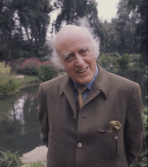 Mark Braxton π (@braxm) on Twitter photo The great character actor Alastair Sim, born #OTD in 1900, photographed by Don Smith for <a href="/RadioTimes/">Radio Times</a>. The great character actor Alastair Sim, born #OTD in 1900, photographed by Don Smith for <a href="/RadioTimes/">Radio Times</a>.
