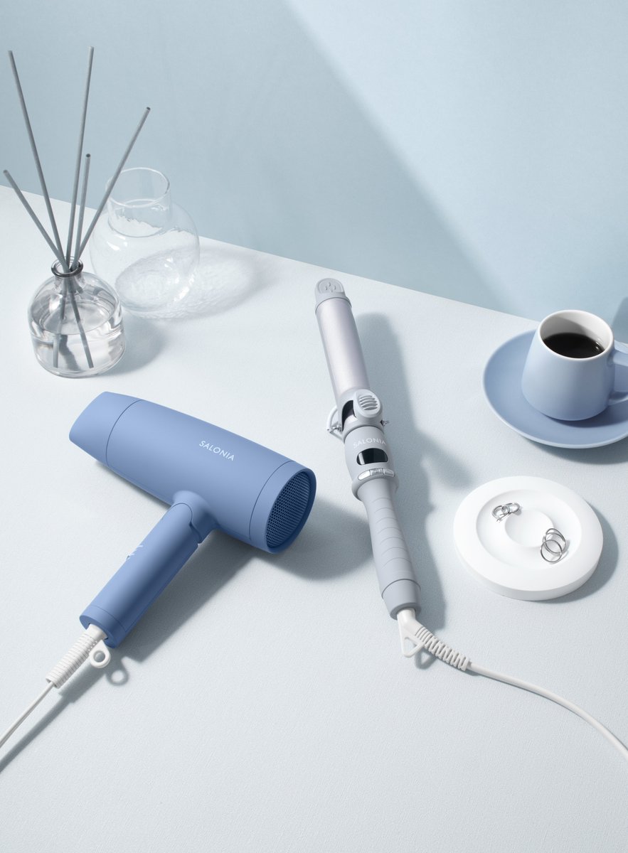 SALONIA 25年秋冬限定カラー​ コンセプトは「silent（サイレント）」

落ち着きのあるくすんだ青色の「サックスブルー」と、明るく淡い灰色の「ライトグレー」。
サロニアではこの２色を「サイレントカラー」と名付けました。​

そんなサイレントカラーは自分にとってどんな色か
. ⟡ ₊ .