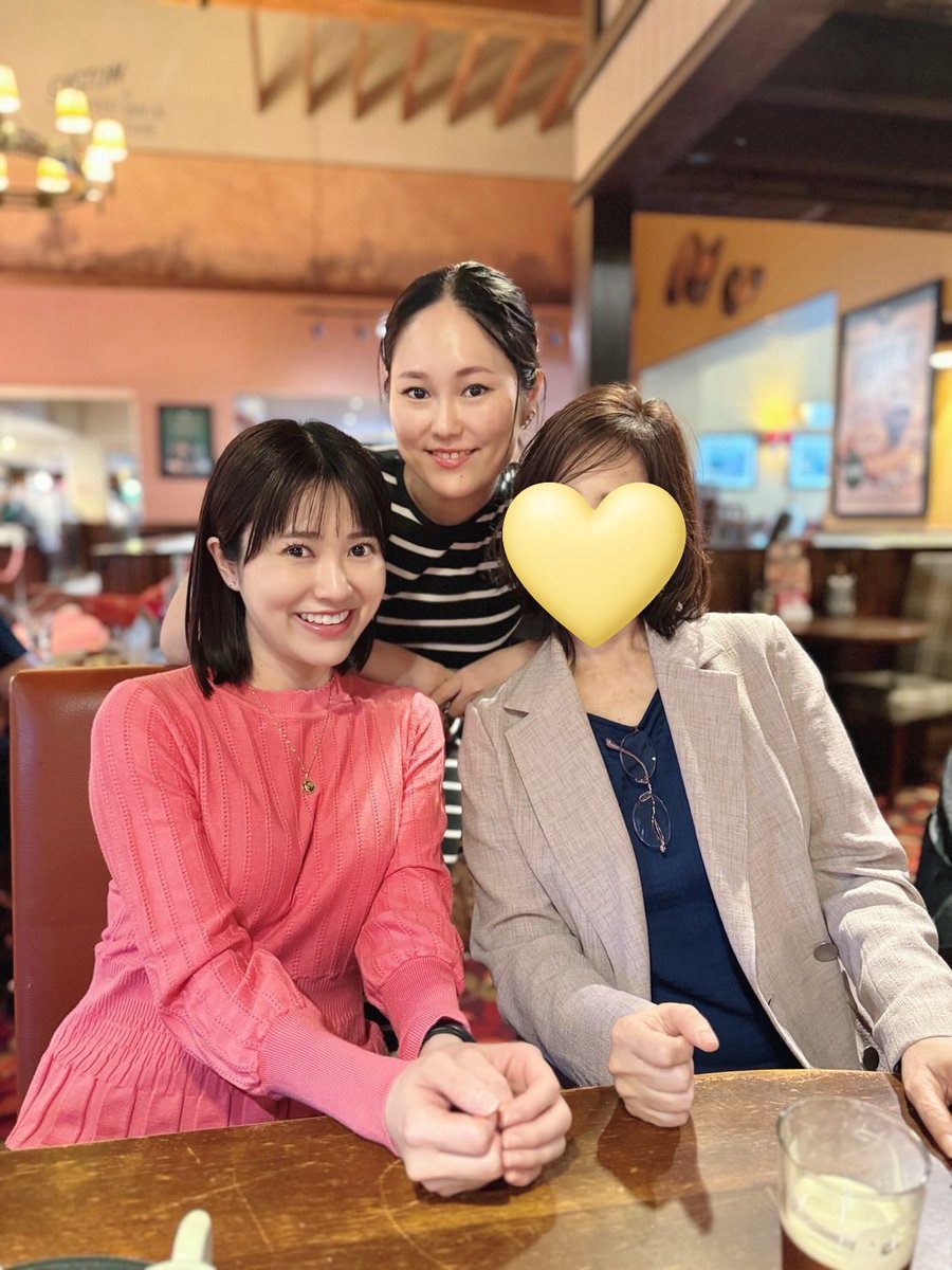 adny_0526's tweet photo. 今しか出来ない体験を、今しか見れない景色を…！！と、
思い切ってイギリスに長期滞在🇬🇧💞

姉ちあきのYouTubeで、笑いいっぱいの日常が大公開されています😂
ぜひぜひお楽しみください🤲🍪

日本からのお土産⇩
https://t.co/uwsoDwtI2P

双子ﾍﾞｲﾋﾞｰｽﾞとお散歩⇩
https://t.co/5M8dWgXKuf https://t.co/mgsHO97NHZ