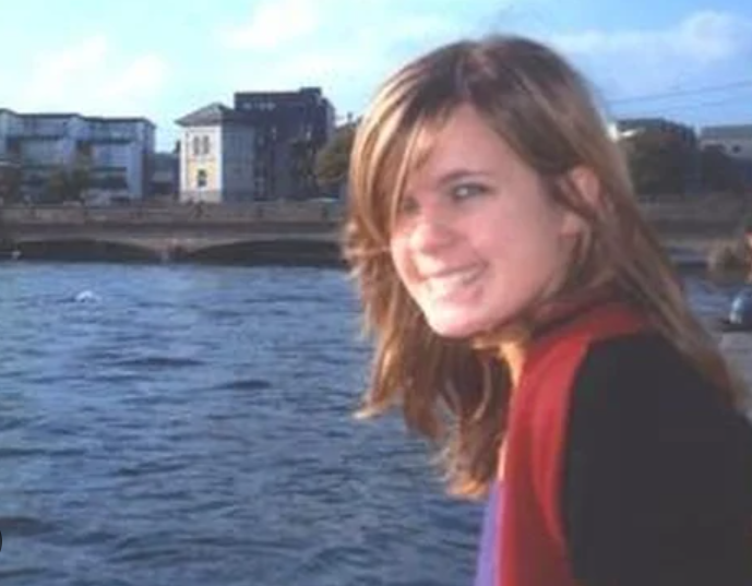 Yesterday was the 18th anniversary of Manuela Riedo, the 17 year old Swiss girl who was murdered on Oct 8th on the railway line here in #Galway. She'd be 35 if she was alive today. To date, this is probably the most talked about murder case in Galway. RIP 🕊️