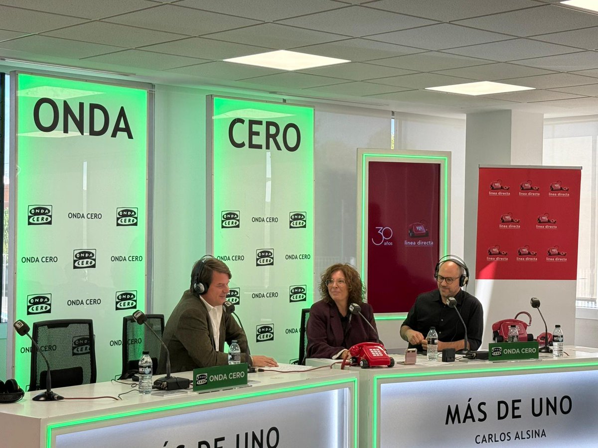 Hemos pasado una mañana increíble, en la que hemos dado a conocer cómo es la compañía por dentro, haciendo partícipes a nuestros empleados y mostrando nuestros valores, historia, de dónde venimos y hacia dónde vamos ¡Gracias a todos!✨☎️
#30añosLíneaDirecta <a href="/MasDeUno/">Más De Uno</a> <a href="/OndaCero_es/">Onda Cero</a>