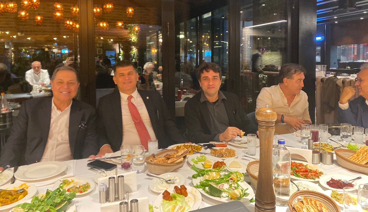 ADANALI "TAŞKÖPRÜ GRUBU" İSTANBUL’DA BULUŞTU yerelinsesi.com/adanali-taskop… <a href="/ehcelik01/">Doç. Dr. Ergül HALİSÇELİK</a> <a href="/KucukkayaIsmail/">Ismail Kucukkaya</a> 
<a href="/bizadanaliyik/">Adanacity</a> <a href="/taskopruhaber/">Taşköprü Haber</a> <a href="/fatihterim/">Fatih Terim</a>