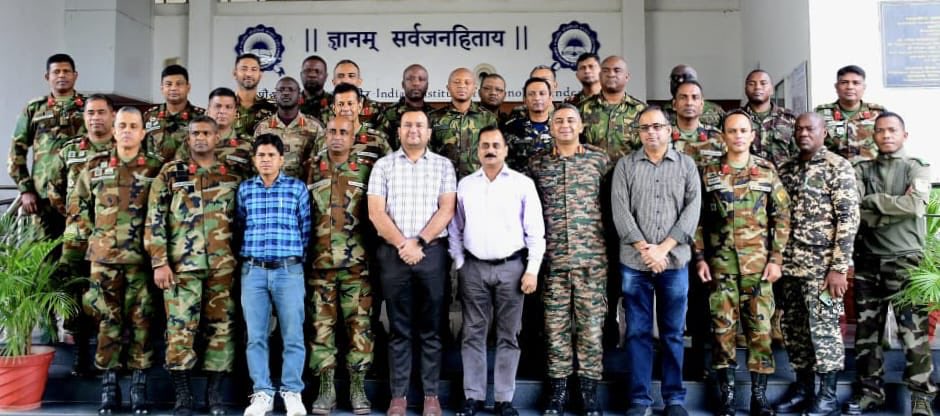ia_awc's tweet image. International officers at #AWC visit @IITIndore, discovering Indian Innovation & Scientific Excellence. Fostering Research Collaboration & exploring cooperation prospects @adgpi @artrac_ia