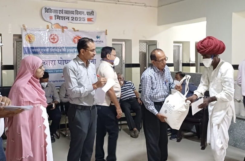 TB Mukt- Rajasthan (@rntcp_rajasthan) on Twitter photo नायरा एनर्जी लिमिटेड ने रेडक्रॉस सोसायटी पाली के माध्यम से 200 टीबी मरीजो को पोषण किट वितरण किये ।
#TBMuktBharat
<a href="/BhajanlalBjp/">Bhajanlal Sharma</a>
<a href="/PIBJaipur/">PIB in Rajasthan</a> <a href="/DIPRRajasthan/">सूचना एवं जनसम्पर्क विभाग, राजस्थान सरकार</a>
<a href="/nayraenergy/">Nayra Energy</a> <a href="/RajCMO/">CMO Rajasthan</a> नायरा एनर्जी लिमिटेड ने रेडक्रॉस सोसायटी पाली के माध्यम से 200 टीबी मरीजो को पोषण किट वितरण किये ।
#TBMuktBharat
<a href="/BhajanlalBjp/">Bhajanlal Sharma</a>
<a href="/PIBJaipur/">PIB in Rajasthan</a> <a href="/DIPRRajasthan/">सूचना एवं जनसम्पर्क विभाग, राजस्थान सरकार</a>
<a href="/nayraenergy/">Nayra Energy</a> <a href="/RajCMO/">CMO Rajasthan</a>