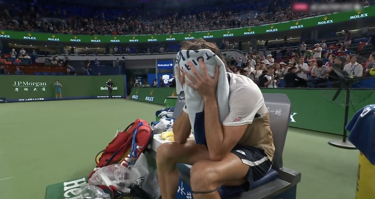 monaco__info's tweet image. @valvacherot a signé un nouvel exploit historique au Masters 1000 de Shanghai. Opposé à Holger Rune, 11e mondial et tête de série numéro 10 du tournoi, le joueur de la Principauté s’est qualifié pour les demi-finales après trois heures de combat face au Danois.