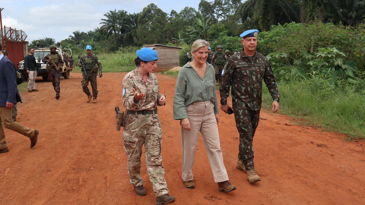 DefenceOps's tweet image. Women. Peace. Protection .🛡️
The Duchess of Edinburgh met UK deployed personnel on UN missions in DRC 🤝
HRH continues to champion Women, Peace & Security and the empowerment of women and girls in some of the world’s most fragile regions 🌍
📸Credit: Marcel Kahigis, @MONUSCO
