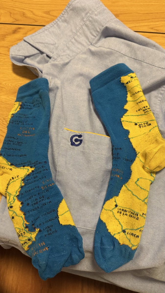 oliverypunto's tweet photo. Feliz día Valencianos.
@c_valenciana 
Lo sé, estos calcetines parece que tienen 1000000km https://t.co/Ga6kA3QQng