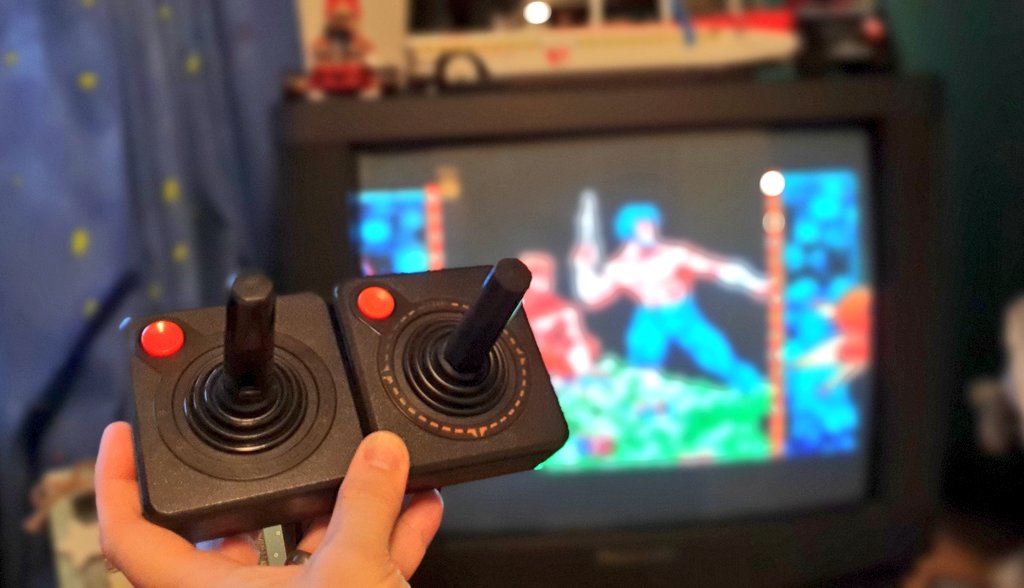 retrogaminggeek's tweet image. Just a reminder that you can plug Atari joysticks into a Mega Drive to give you the proper twin stick experience on Super Smash TV!