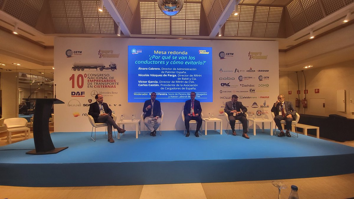 CetmTransporte's tweet photo. 👥️️ Mesa redonda que reúne a representantes de #empresas y #cargadores para analizar una de las mayores preocupaciones del sector: la falta de #conductores profesionales. 

#10CongresoCETMCisternas #CETM #transporte https://t.co/zblp7bkHUe