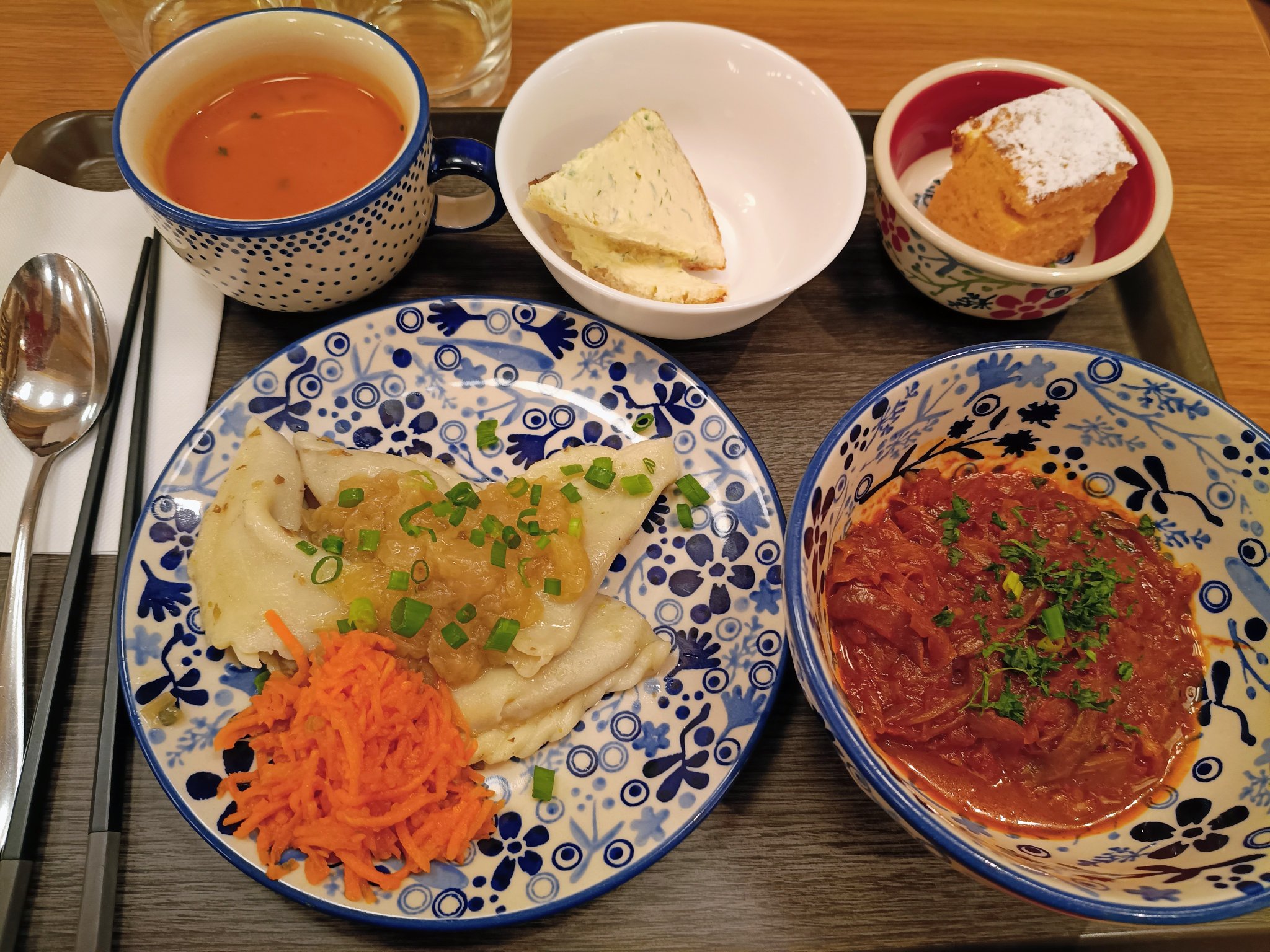 本田あつみ リンゴの小鉢とスプーンセット 本田あつみ リンゴの小鉢とスプーンセット 本田あつみ リンゴの