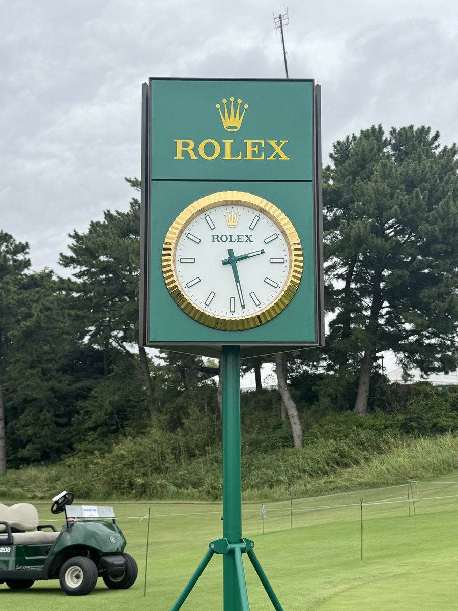 shirakawapro's tweet image. 家の壁に取り付けたい🤩

おいくら万円で手に入るのかしら？🤔😂

 #ベイカレントクラシック 
 #PGA 
 #PGAツアー 
 #横浜カントリークラブ
 #ロレックス
 #ROLEX