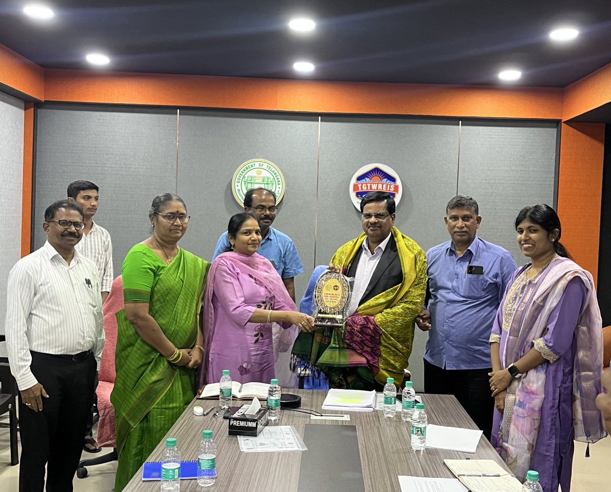 TGTWREI_Society's tweet photo. On the occasion of RTI Week, an inspiring session on “Empowering Youth on RTI Act 2005” was held, connecting TGTWRDCs across Telangana, presided by Smt. K. Seetha Lakshmi, IAS Secretary, TGTWREIS.
Honoured to have Prof. V. Balakista Reddy, Chairman #TGCHE as Chief Guest, guiding youth on transparency & empowerment.
#RTIWeek #YouthEmpowerment #TribalWelfare #GoodGovernance #Transparency #Telangana