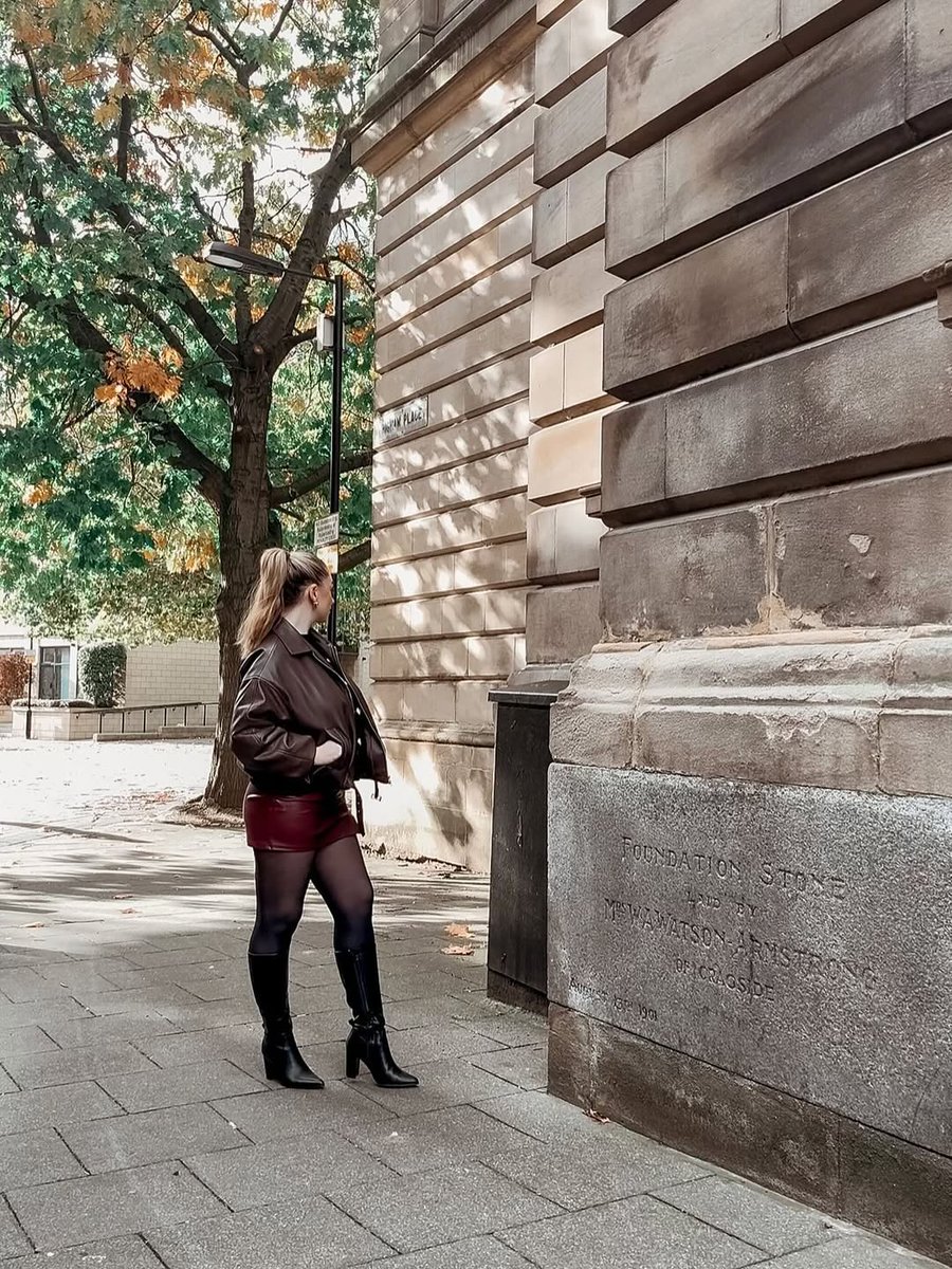 My type of gal! #tights #boots