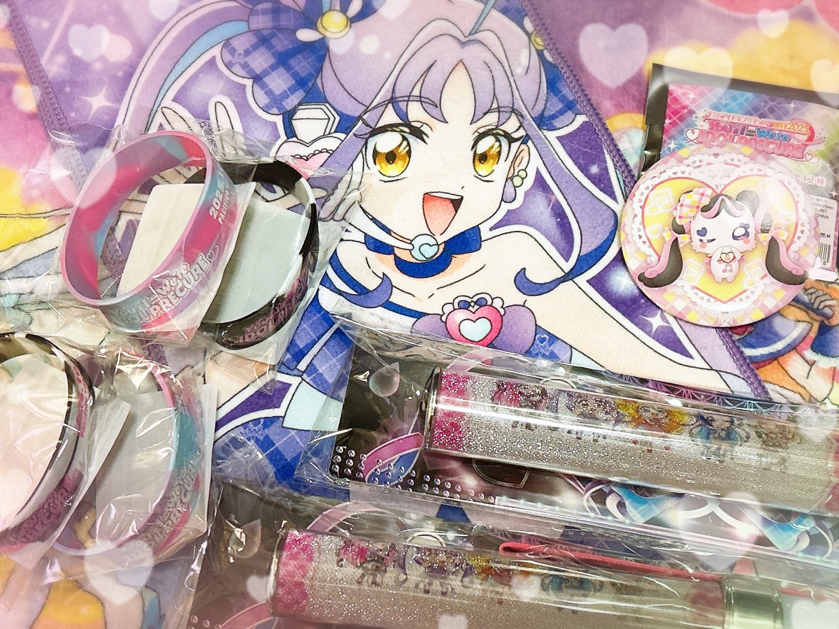 グッズ届いたぁぁあああ！！！！
キュン可愛いです！💜💜
缶バッジはメロロンでした♪
うおぉぉ待ってろキミプリLIVE〜！