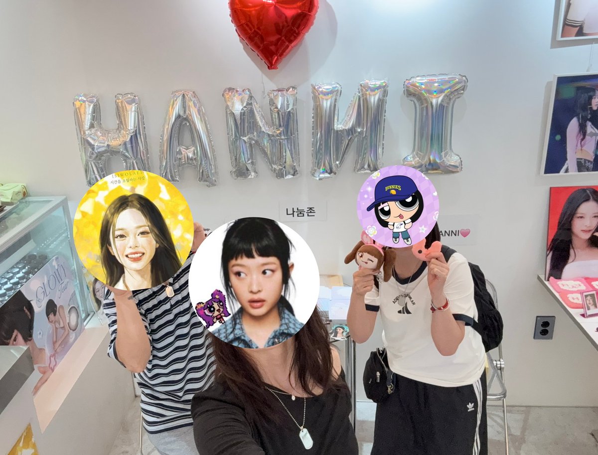 cam_phampham's tweet image. Hanni&apos;s B-DAY 2025🦭❤
11件目は友達がやってる시월애 어느 멋진 날🍁
ハニちゃん愛溢れるカフェ🥹🩷ラキドロは欲し過ぎたハニちゃんのライト😭後ブレスレット、ネックレス、キーホルダーも🥹
멋진 카페 고마워요!💕

#투마이스위트달링_팜하니_생일 
#21st_Hanniverse
#HAPPY_HANNI_DAY