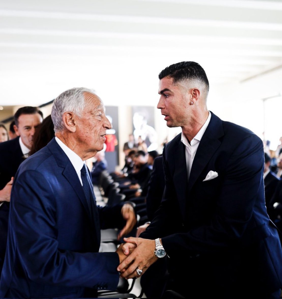 totalcristiano's tweet image. Cristiano Ronaldo with the president of Portugal. 🥶