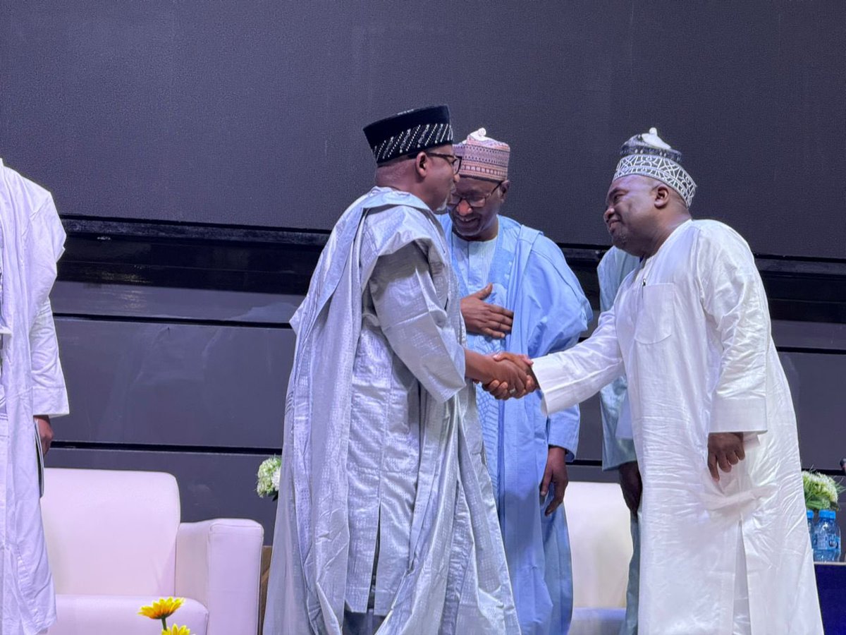LawalMuazBauchi's tweet photo. #BauchiInvestmentSummit

Panel Discussion:

Extractive Industry Investments: Potentials and Constraints

Moderator: Architect Audu Sule Katagum, former Deputy Governor, Bauchi State. https://t.co/MoIrLmYehX