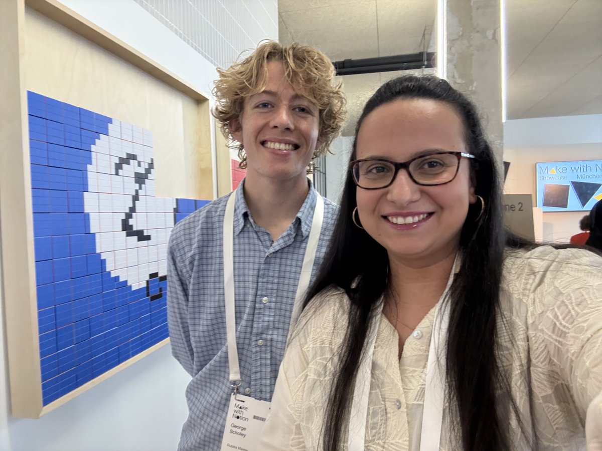 faridaelchuzade's tweet image. Just met George Scholey, Rubik’s Cube speedcuber and world record holder! He solved 6,931 cubes in 24 hours 🧊 and even solved them while running the London Marathon! 🏃‍♂️✨ @NotionHQ 

#RubiksCube