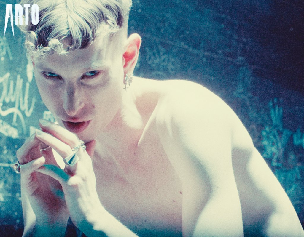 We connect with Arto through his music. With lyrical storytelling exuding an undeniably authentic personality. He delivers an impressive blend of musical honesty that invites us to dive deeper…

eqmusicblog.com/emerging-artis…