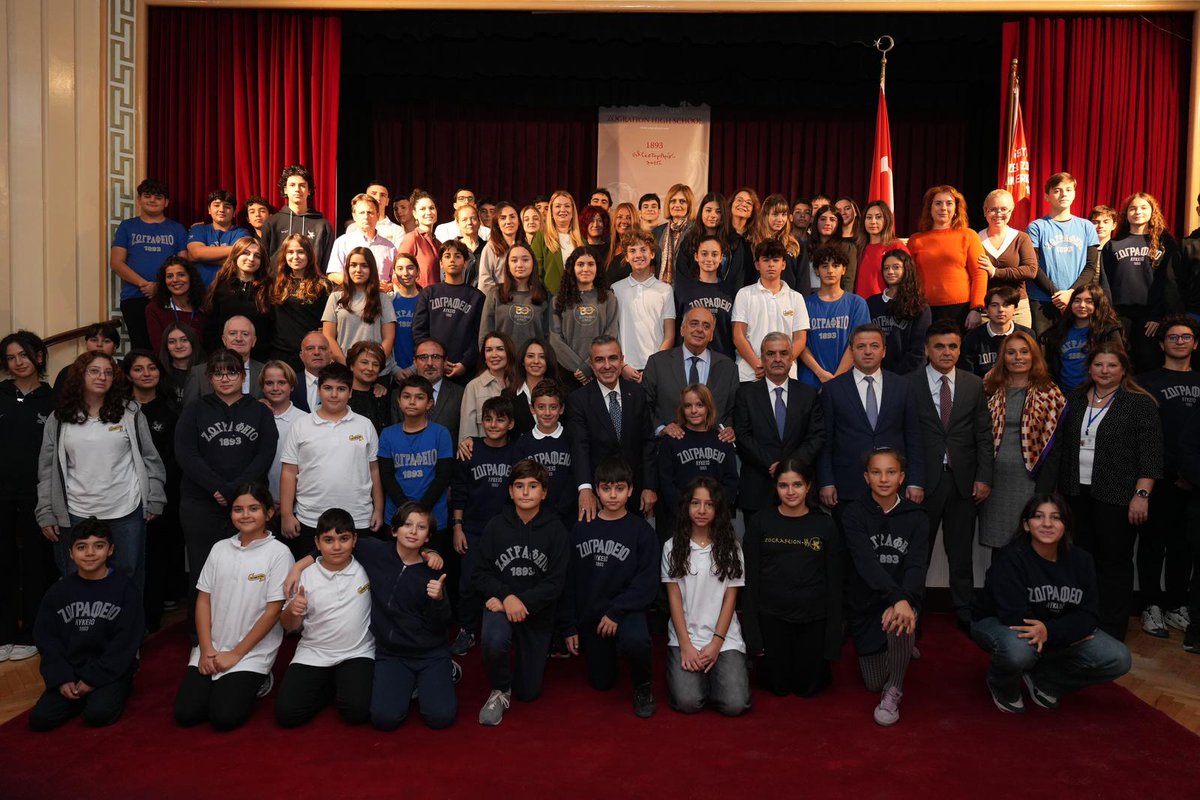 Kaymakamımız Sayın Abdullah Atakan Atasoy ve eşi Sayın Özge Atasoy, İstanbul İl Milli Eğitim Müdür Yardımcımız Sayın Bülent Alaş, İlçe Milli Eğitim Müdürümüz Sayın Cevat Dervişoğlu ile birlikte, yaz döneminde restorasyonu tamamlanan ilçemiz okullarından 1893 yılında inşa edilmiş