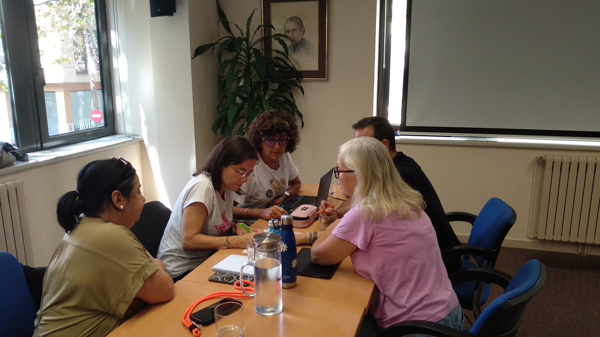 MaristesCat's tweet photo. Primera assemblea d'orientadors del curs 2025-2026. Treballem en xarxa per acompanyar infants i joves en el seu itinerari personal (social, acadèmic i professional).
#Maristes #orientadors #curs2526 https://t.co/u23oGpiRLM
