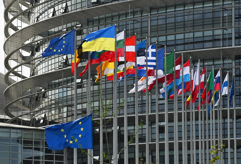 Maks_NAFO_FELLA's tweet image. 🇪🇺 The European Parliament supported a resolution authorizing the downing of Russian aircraft and drones in the EU airspace.