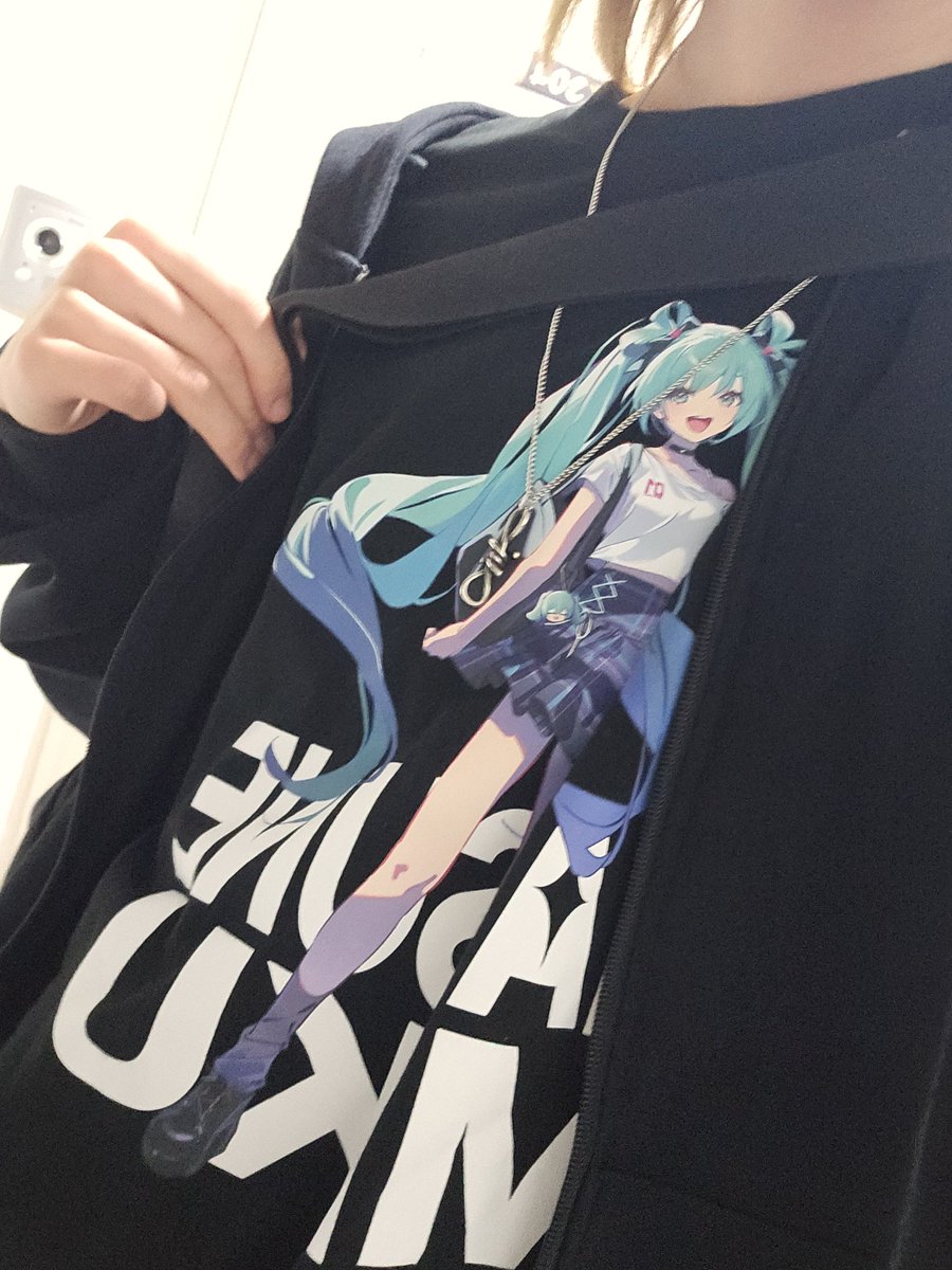 근데 레제누나 보러갔는데 옷엔 미쿠가...☠️