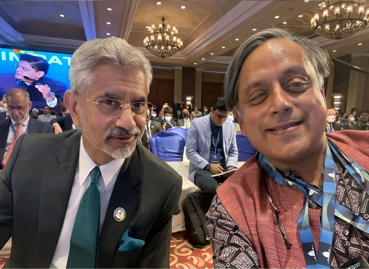 Dr Mohit Verma (@mohitv7) on Twitter photo External Affairs Minister with Minister of Affairs 😀
#SoSorry
<a href="/DrSJaishankar/">Dr. S. Jaishankar</a> <a href="/ShashiTharoor/">Shashi Tharoor</a>
<a href="/DrKumarVishwas/">Dr Kumar Vishvas</a> कुछ कहेंगे आप डॉक्टर साहब? ४ पंक्तियां हों जाए 🤔🫣 External Affairs Minister with Minister of Affairs 😀
#SoSorry
<a href="/DrSJaishankar/">Dr. S. Jaishankar</a> <a href="/ShashiTharoor/">Shashi Tharoor</a>
<a href="/DrKumarVishwas/">Dr Kumar Vishvas</a> कुछ कहेंगे आप डॉक्टर साहब? ४ पंक्तियां हों जाए 🤔🫣