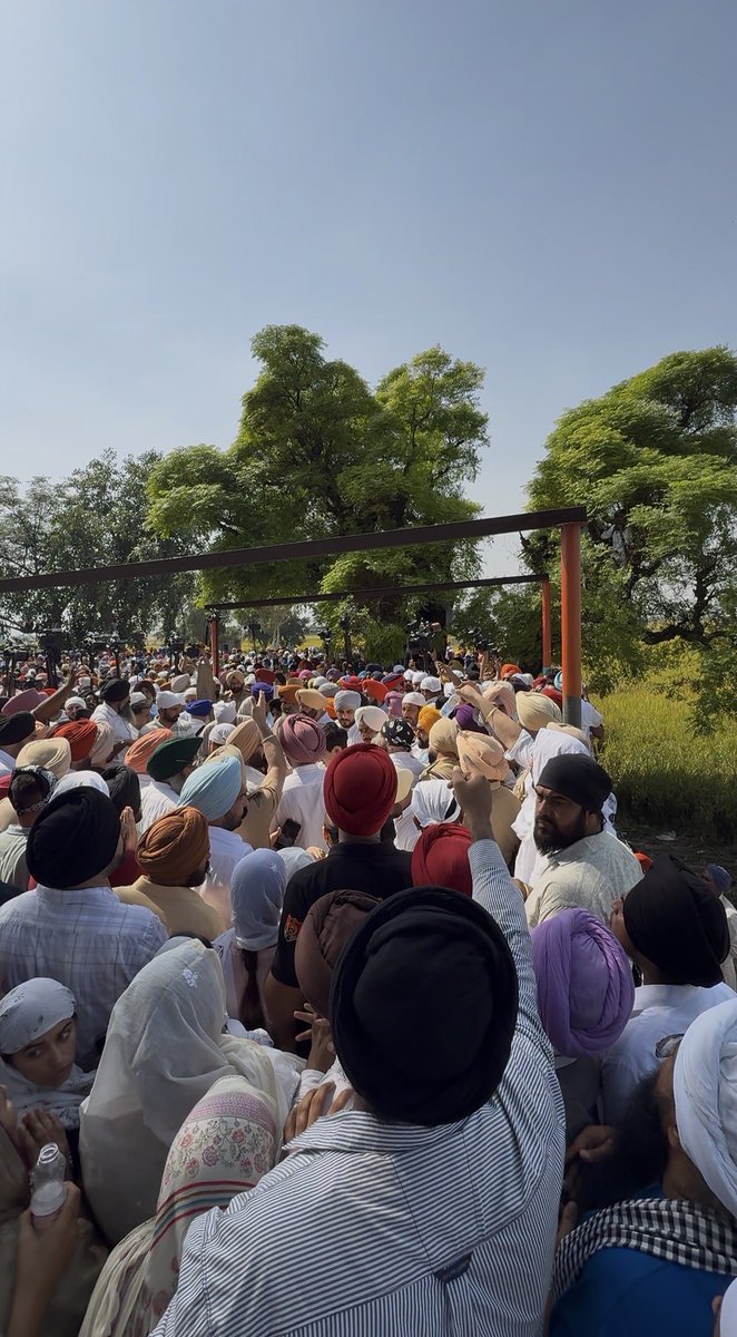 Satinder Sartaaj tweet media
