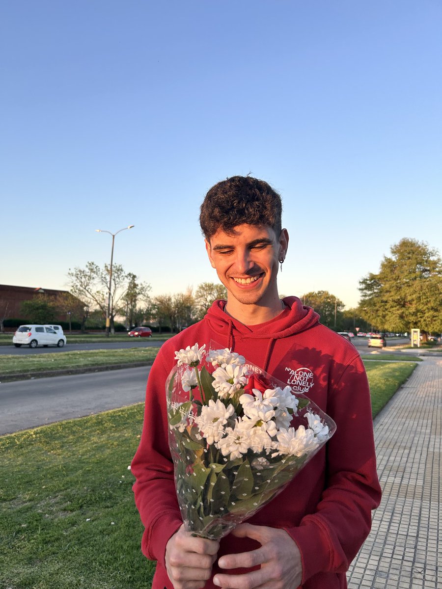florveigaaa's tweet photo. Estoy completamente enamorada de este hombree😍 https://t.co/wmmkruFGwq
