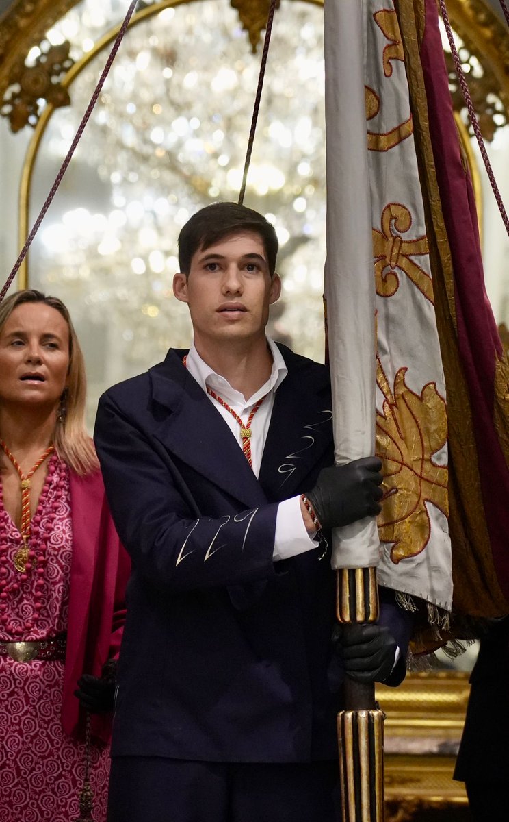 229 valencians i valencianes.