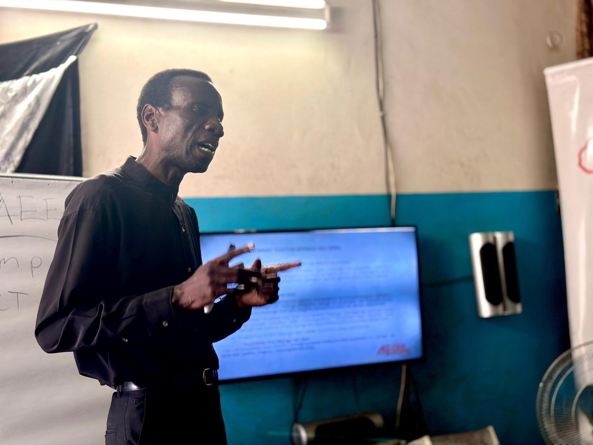 AE_Malawi's tweet photo. Yesterday, we introduced the Social Accountability Program to service providers in Mchezi, strengthening collaboration, transparency, and accountability between them and the community for more inclusive development. Together, we build stronger communities. https://t.co/p3MMnBDz6I