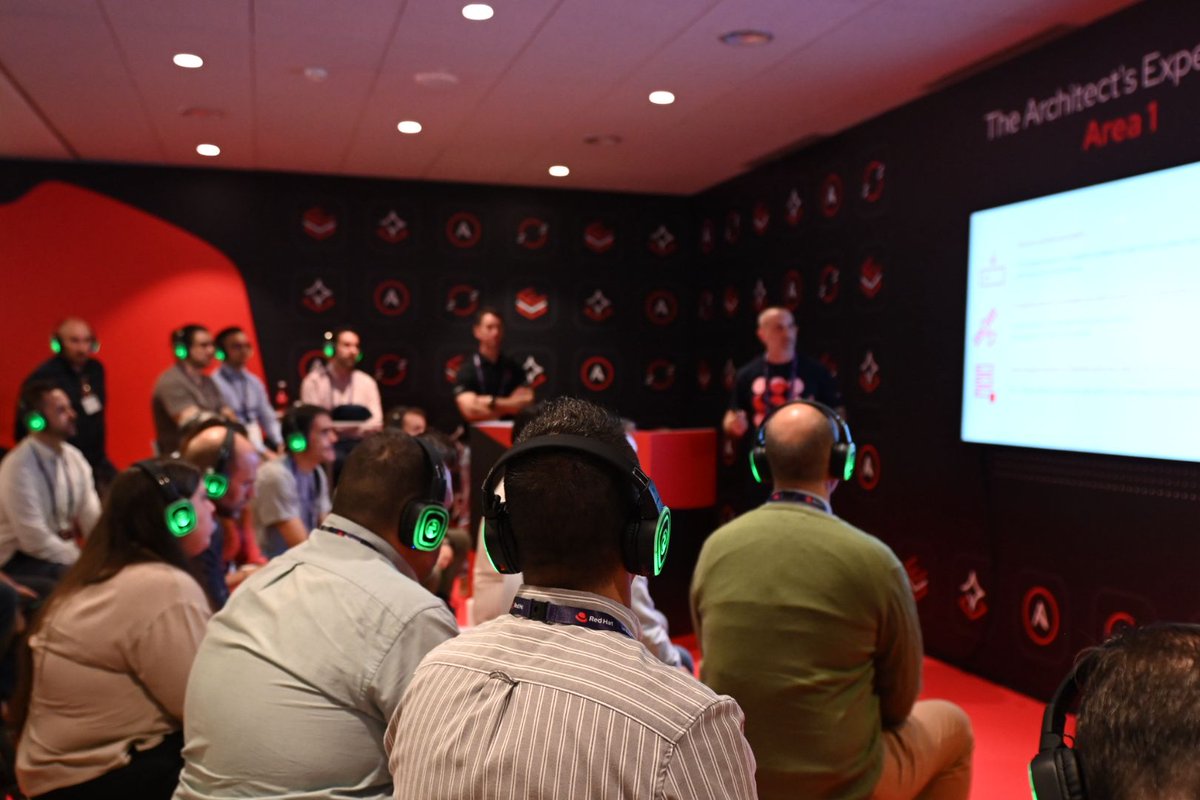 RedHatIberia's tweet image. ⚙️ En The Architect’s Experience de #RHSummit: Connect Madrid, las demos toman el protagonismo.
Nuestros expertos muestran en directo cómo #OpenShift, #RHEL y #Ansible se combinan para crear infraestructuras más ágiles, seguras y escalables.

#RedHat #Virtualization #OpenSource