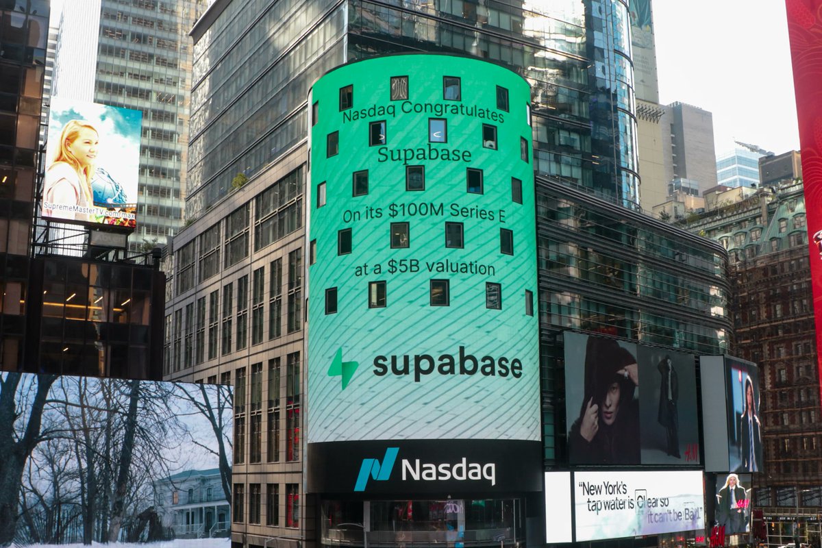 kiwicopple's tweet image. spotted in NYC (not sponsored)