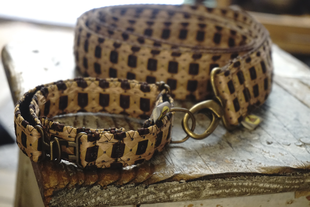 InfoHundsfutter's tweet image. #Collares #fundas para las bolsas #correas a juego para los peludos. #unicos #individual para #perros #grandes, #medianos y #pequeños. Solo en el #taller #hundsfutter en #Madrid #regalos #souvenirs #artesano