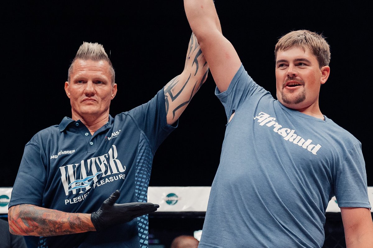 Jean Pierre de Clercq het dit maklik laat lyk by <a href="/MoernBoer/">Moer 'n Boer</a> 

Baie dankie aan Waterplesier wat saam met ons hande gevat het! Die boere het gevloei daar binne!