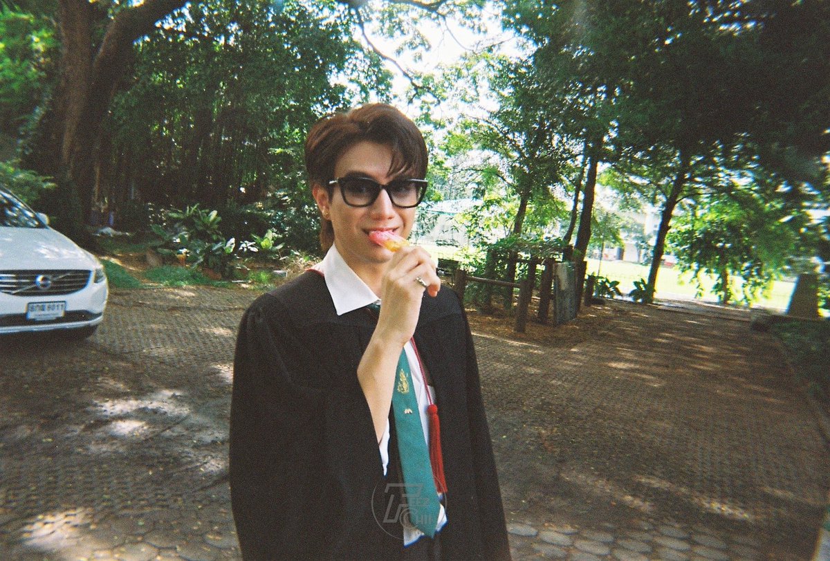 I filmed u 📸🎞
#ForthGraduatedDay
#fforthpcsp | <a href="/forthpcsp/">fforthpcsp</a>