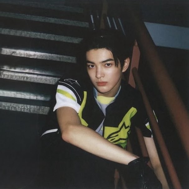 fileskeonho's tweet image. #keonho in basic black shirt hit diff