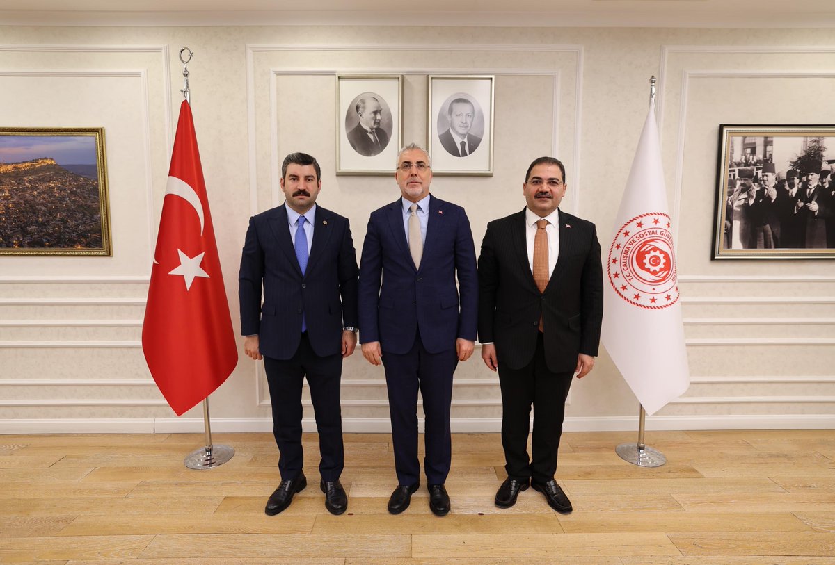 AK Parti Şanlıurfa Milletvekilimiz Sayın <a href="/ibrahimeyyupogl/">Av.İbrahim EYYÜPOĞLU</a> ve Haliliye Belediye Başkanımız Sayın <a href="/mcanpolatnet/">Mehmet CANPOLAT 🇹🇷</a> ile Bakanlığımızda bir araya gelerek şehrimizin ihtiyaçlarını ve vatandaşlarımızdan gelen talepleri ele aldık.

Peygamberler yurdu, bereketli hilalin merkezi güzel