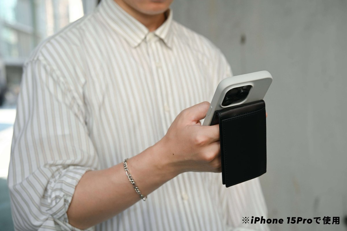 drip_corp's tweet image. 只今より『PRESSo Mag』を再販いたします！

dripの人気シリーズPRESSoからMagSafe対応モデルが登場！

内部に金属製ヒンジを内蔵し、角度調整可能なスマホスタンドとしても使える2役仕様です。

商品詳細・購入先はこちら↓
drip.base.shop/items/111724767

感想は@drip_corpを付けてお寄せください👀