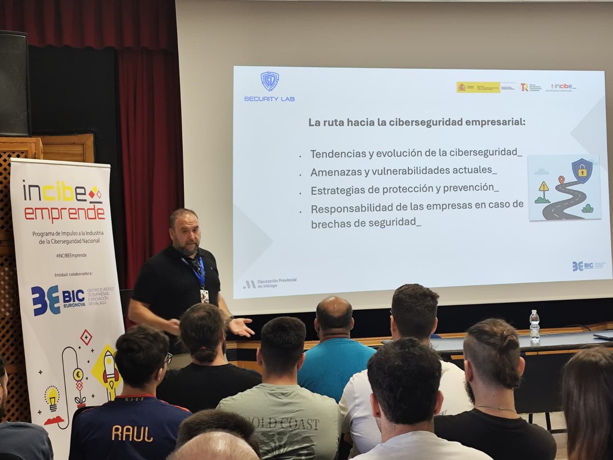BicEuronova's tweet image. Ciberseguridad en acción🚀Prevención, Defensa y Protección. 

Hoy en jornada organizada por @BicEuronova  en colaboración con el @INCIBE 👉🏽en las Escuelas Profesionales de la Sagrada Familia Icet en Málaga. 
📸 Jornada impartida por Ángel Pérez de #SecurityLab