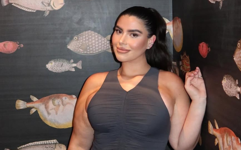 MrMarkHenley's tweet image. US family goes viral after having matching breast reductions, nose jobs, and other cosmetic surgeries during a makeover trip to Colombia ibtimes.co.uk/new-family-bon… #cosmeticsurgery #medicaltourism