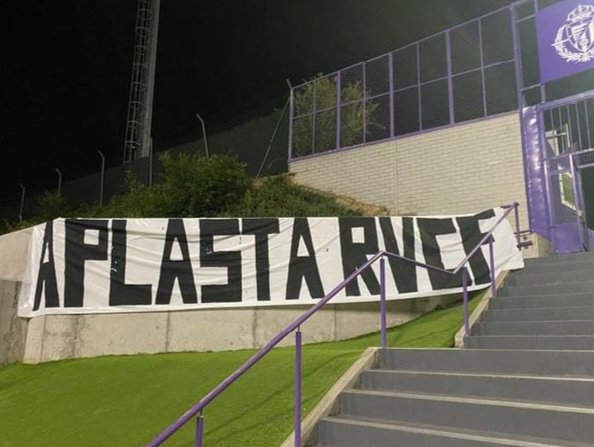 Presumen de Cabeza de Castilla y solo sueñan con ser el culo de "Euskal Herria".

APLASTA RVCF